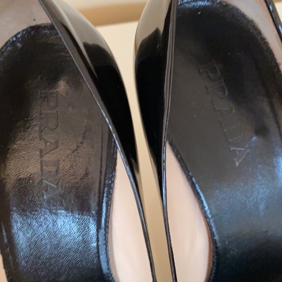 Authentic Prada black patent leather pumps Size 39 - Picture 5 of 9